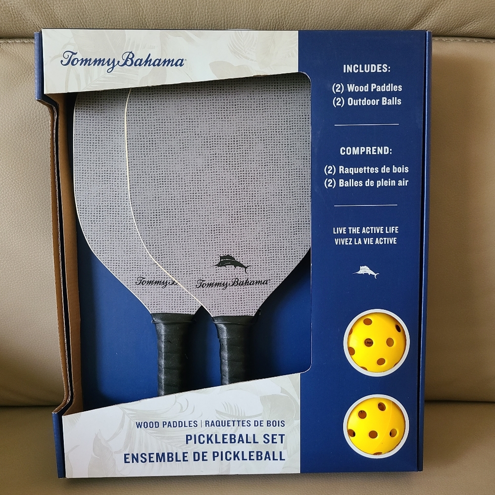 Tommy Bahama Pickleball Set